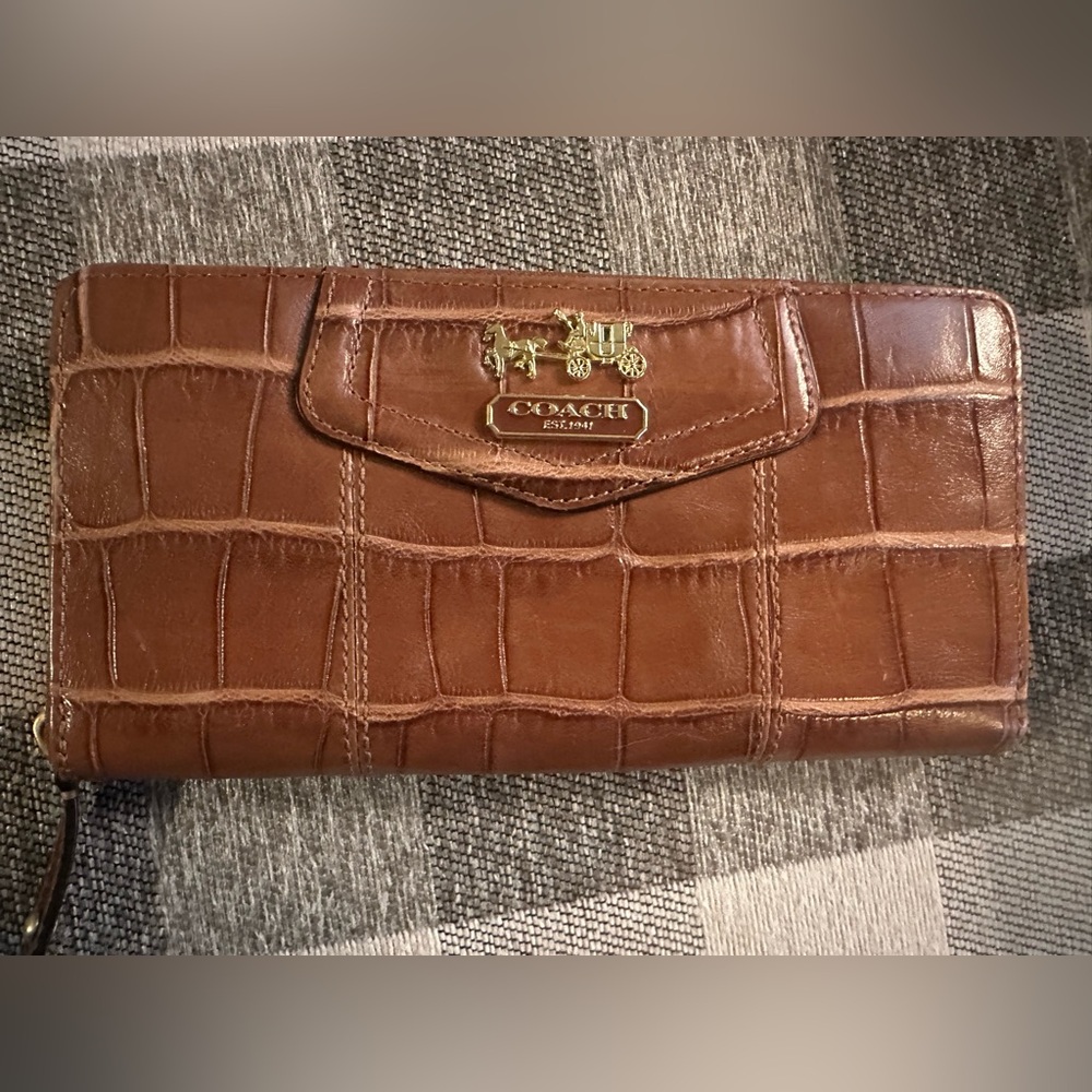 Authentic Coach Vintage Toffee Croc Embossed Wallet! NWT
